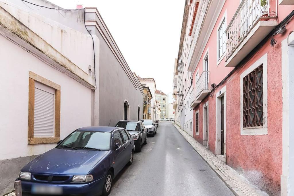 Vita Portucale ! Campo Ourique Design W/ Balcony Lisbon Exterior photo